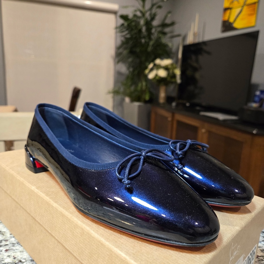 NEW Christian Louboutin Sweetie Jane Navy Flats Size 39